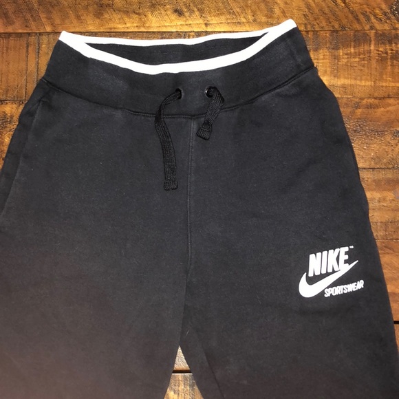 Nike Sportswear Jogger - Picture 5 of 9